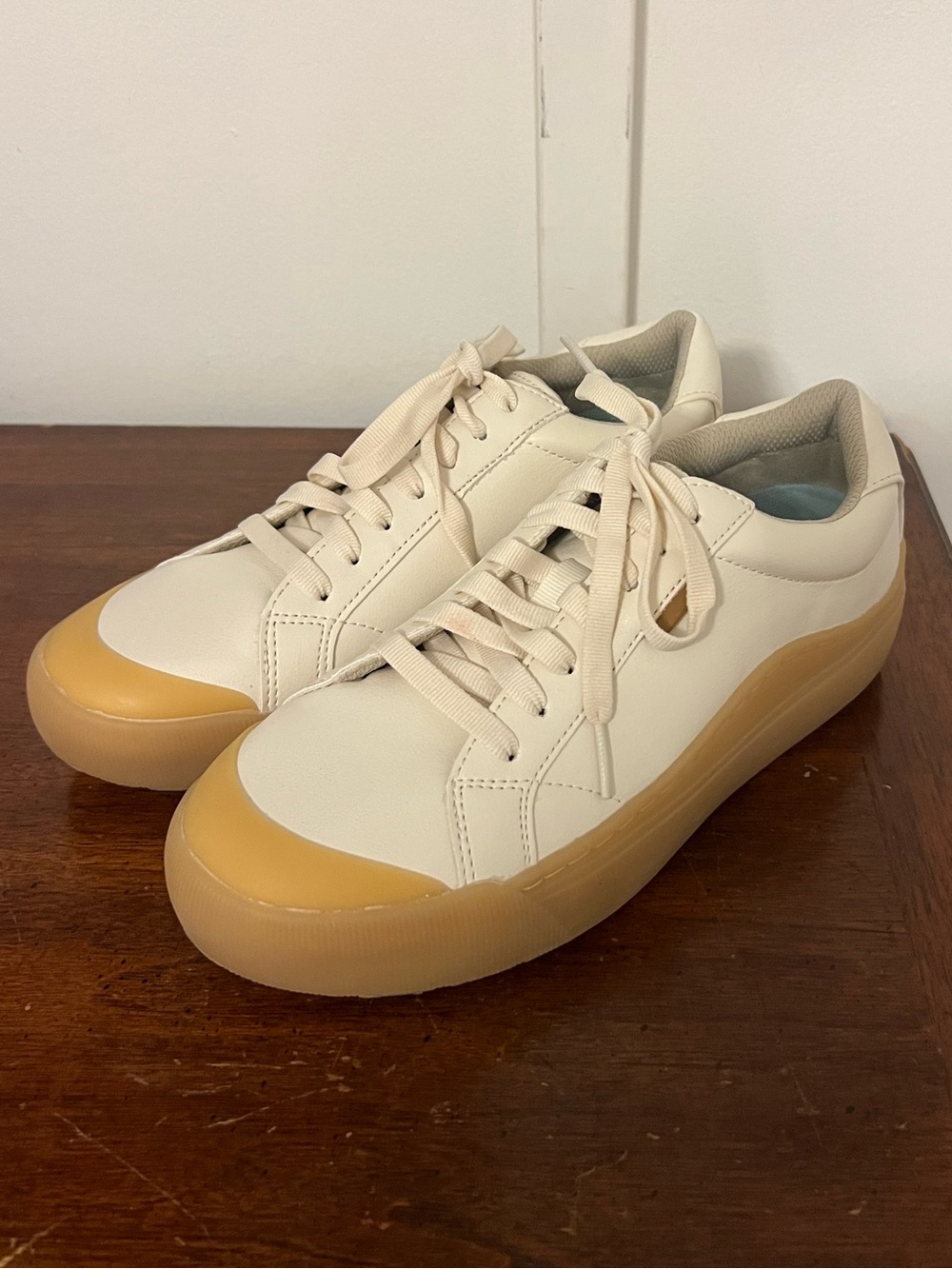 NWOT Dr. Scholl's Time Off Lace-Up Cream and Tan Platform Sneakers size 7